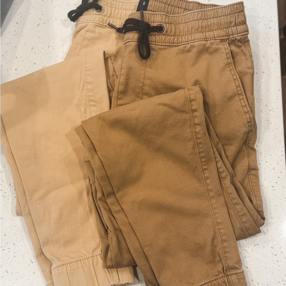 Hollister Men’s Beige and Brown Jogger Khaki Pants size S